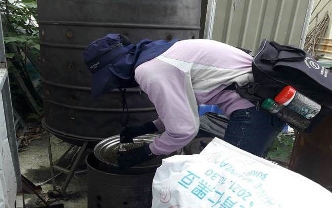 戶外金爐雨後積水即會孳生病媒蚊孑孓而受罰